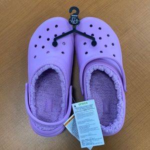 BNWT Girls Classic Lined Crocs (Purple) Size 5